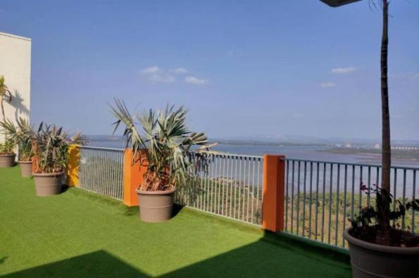 Good Stay Pool View Stylish Studio Apartment,6Km From Airport, 307 Dabolim Exterior photo