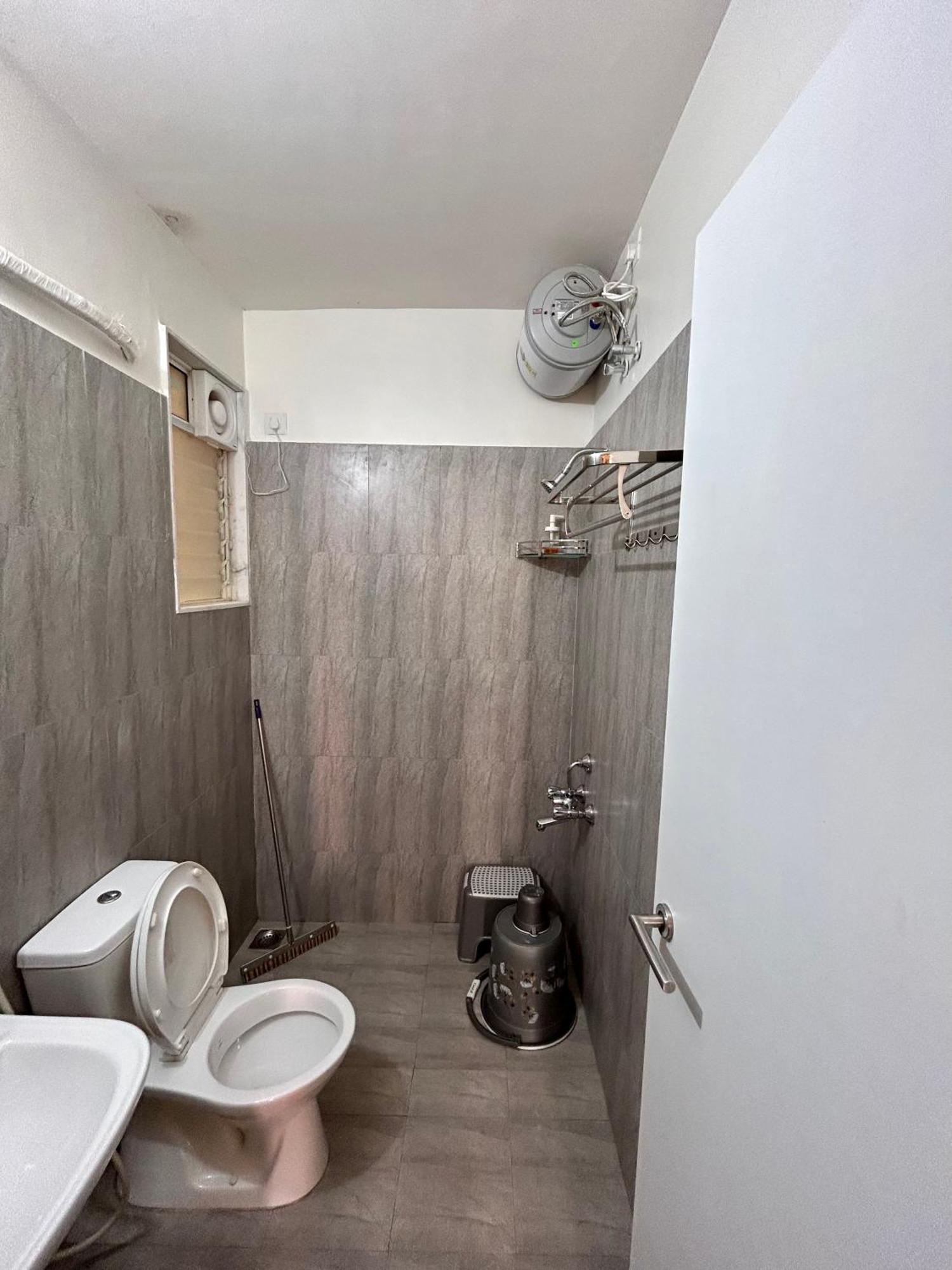 Good Stay Pool View Stylish Studio Apartment,6Km From Airport, 307 Dabolim Exterior photo