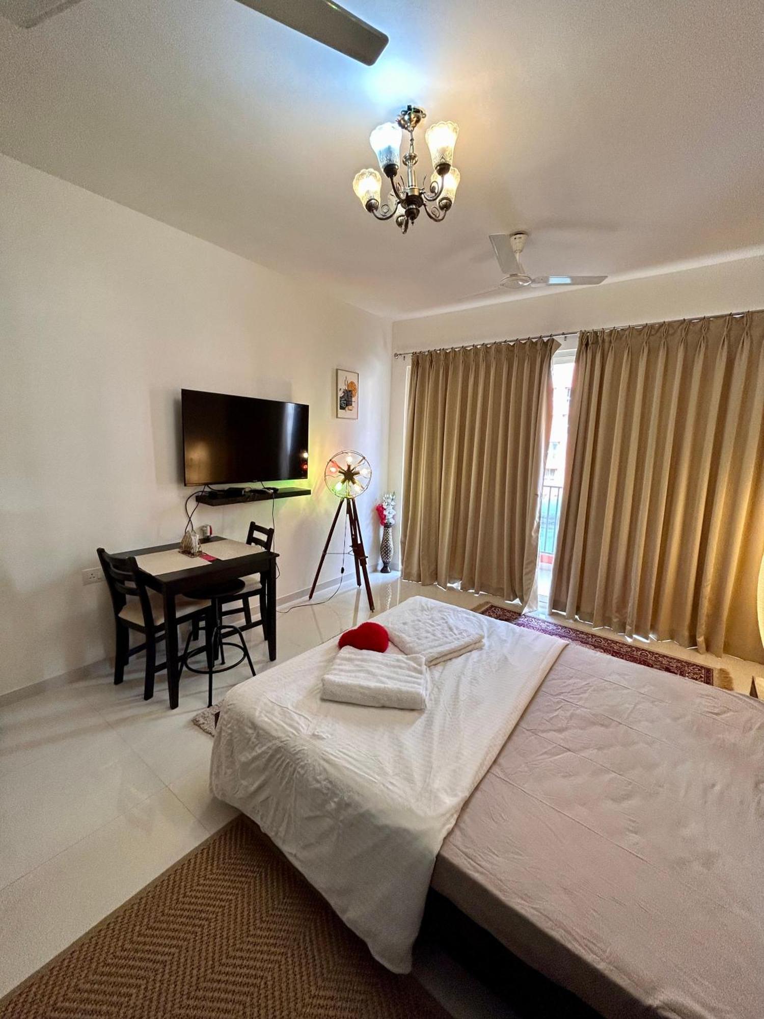 Good Stay Pool View Stylish Studio Apartment,6Km From Airport, 307 Dabolim Exterior photo