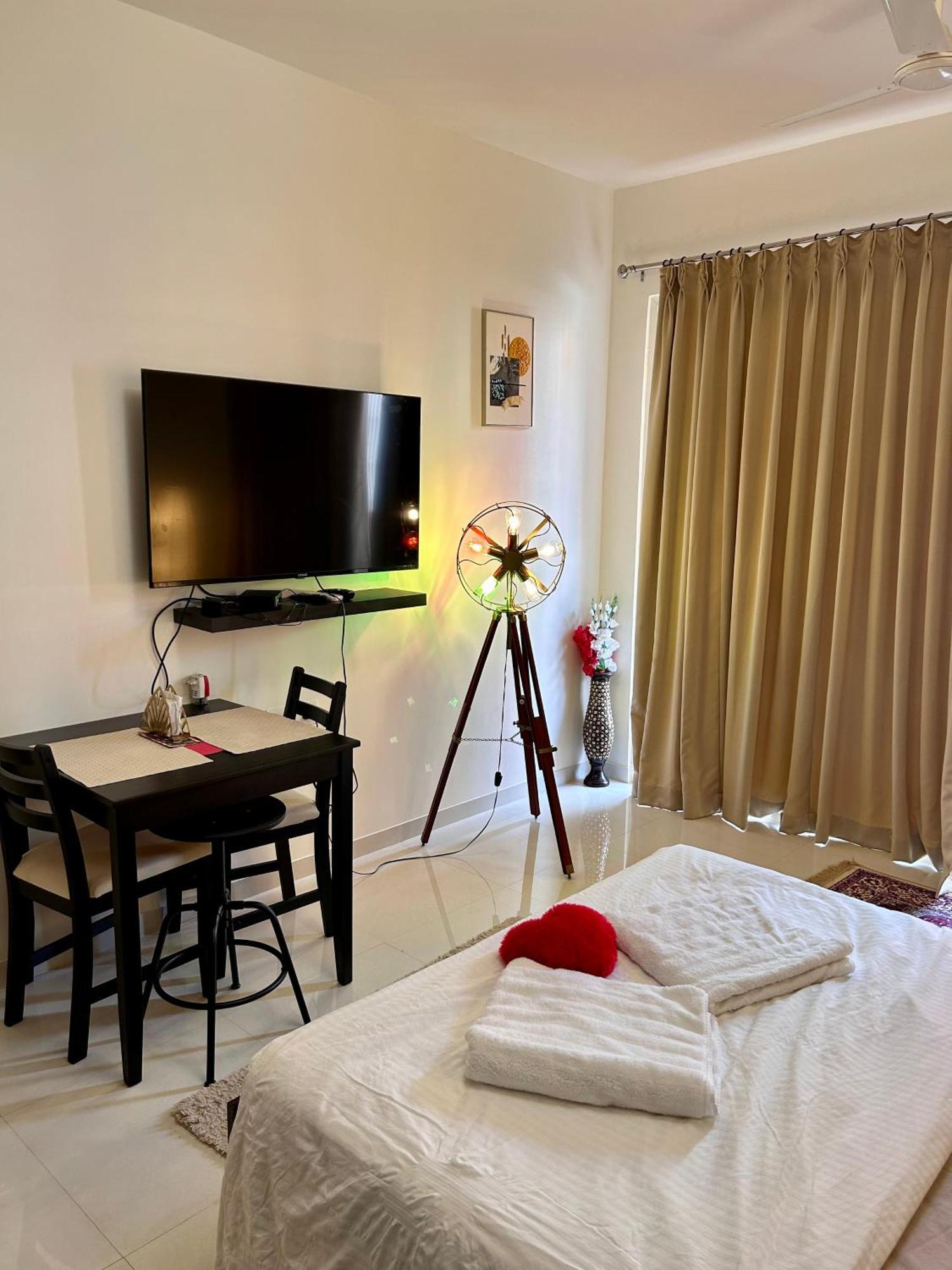 Good Stay Pool View Stylish Studio Apartment,6Km From Airport, 307 Dabolim Exterior photo