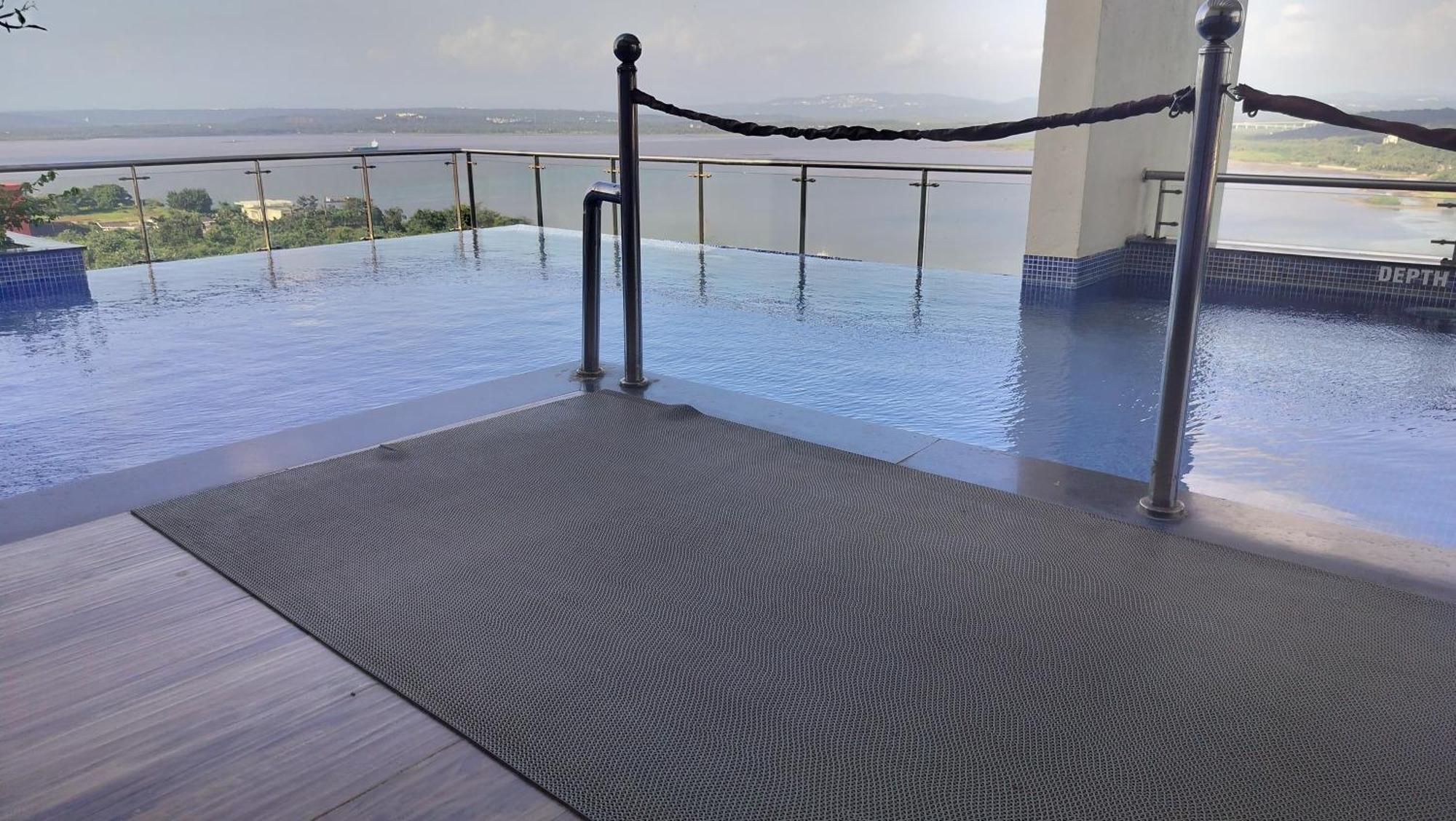 Good Stay Pool View Stylish Studio Apartment,6Km From Airport, 307 Dabolim Exterior photo