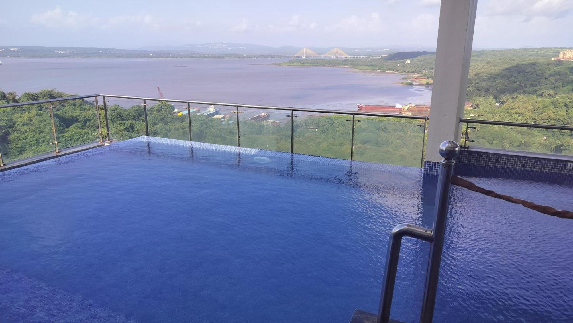Good Stay Pool View Stylish Studio Apartment,6Km From Airport, 307 Dabolim Exterior photo